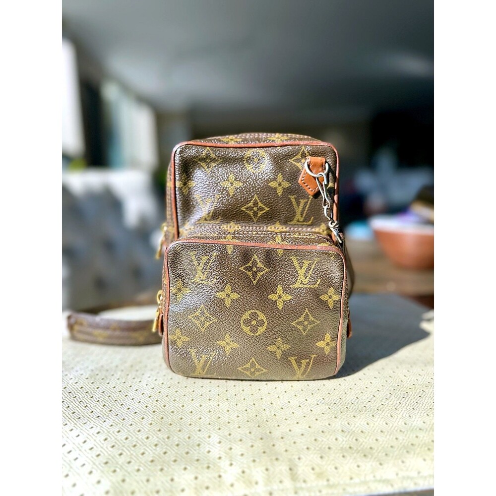Authentic Louis Vuitton LV small crossbody Bag Unisex Monogram